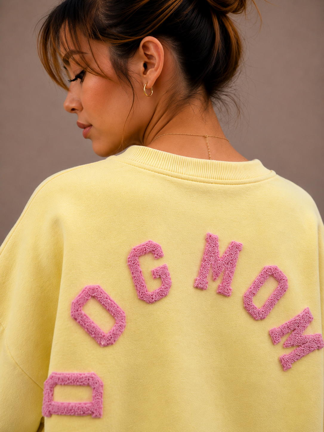 Dogmom Sweater | geel-roze