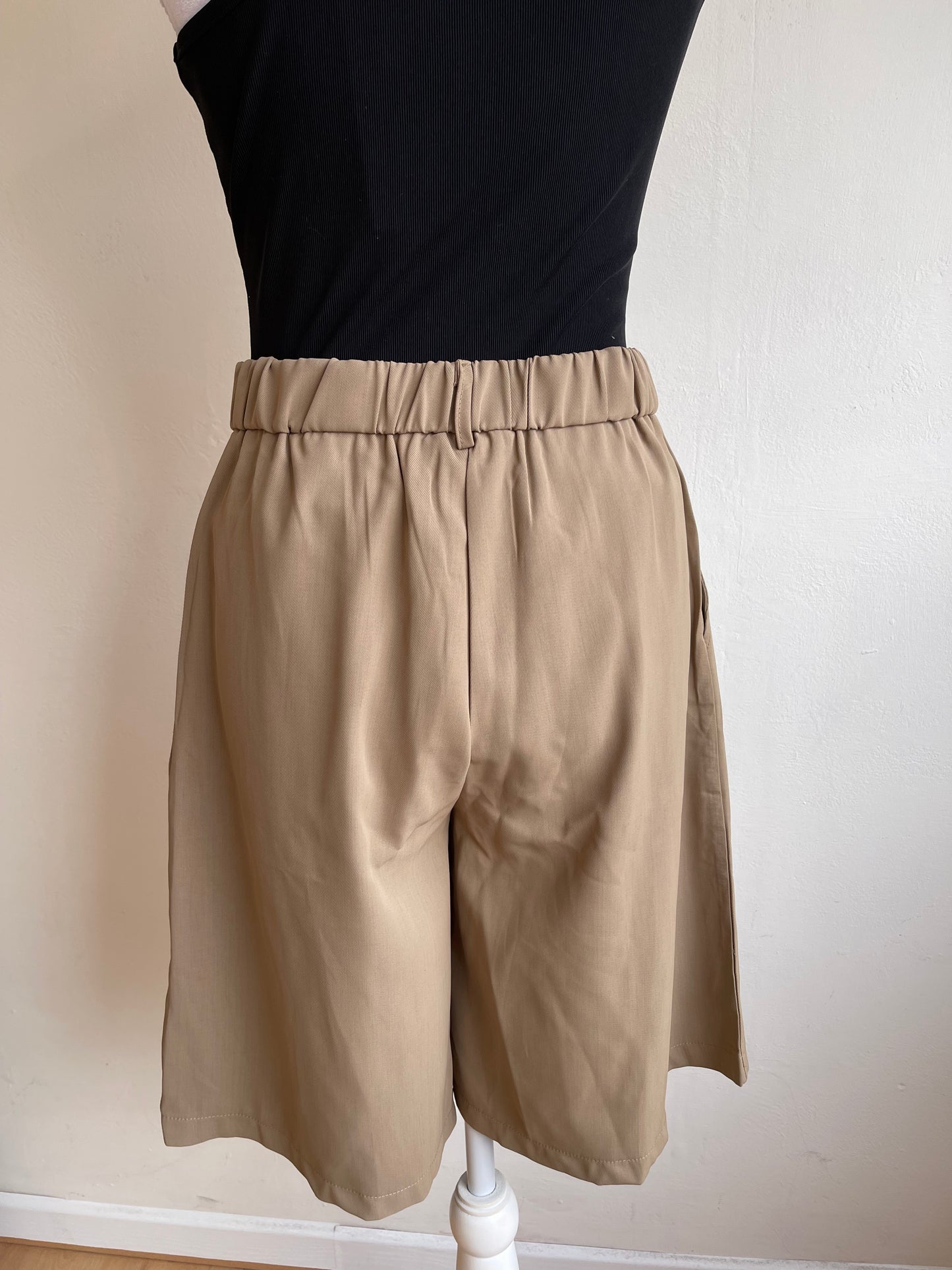 LONG SHORT | TAUPE